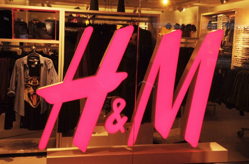 enseigne H&M - vitrine