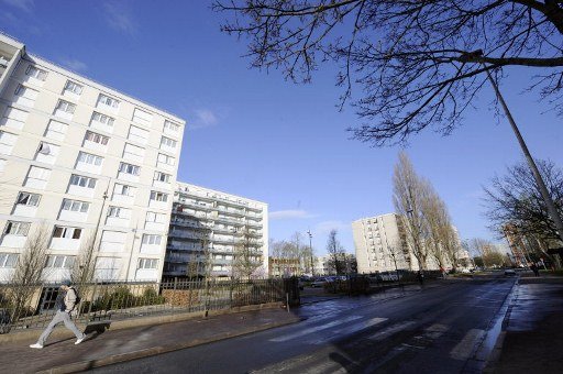 Borloo dénonce l’abandon des banlieues par l’État