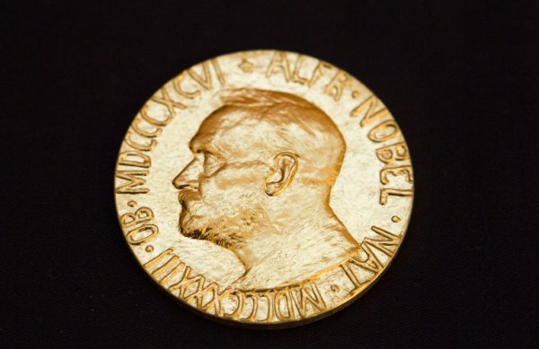 Une pétition pour l’attribution du prix Nobel à Bouteflika