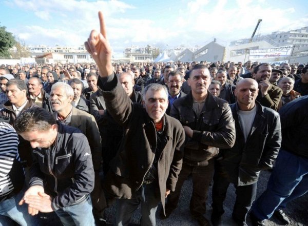  Violente manifestation des travailleurs de la SNVI à Rouiba