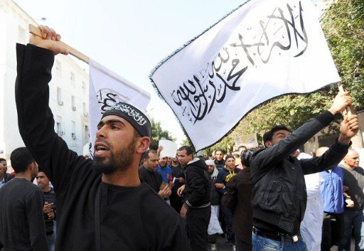  Tunisie. Aéroport Tunis-Carthage, terrain de jeu des salafistes