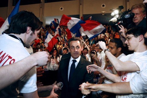 France. Sarkozy remonte un peu