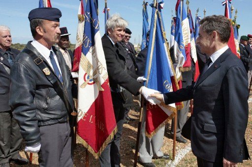  Nicolas Sarkozy reconnaît la responsabilité de la France dans le sort des harkis