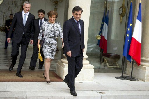 France. Dernier conseil des ministres et dernière réunion au QG de campagne de François Hollande