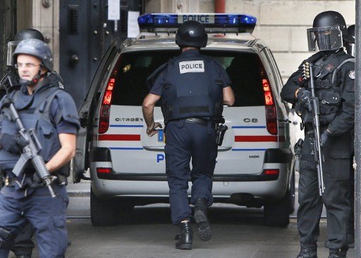 Un sympathisant d’extrême droite soupçonné d’avoir armé des jihadistes