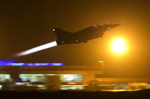 La France prépare une campagne de bombardement de l’État islamique en Syrie