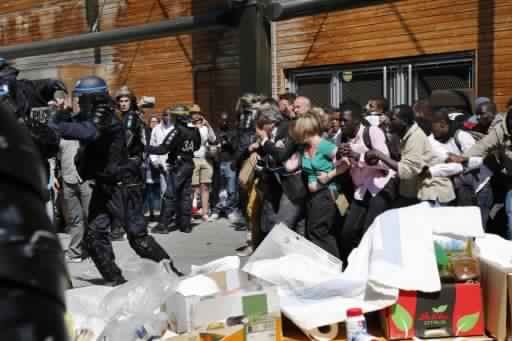 Riverains, militants et élus violentés lors d’une nouvelle évacuation de migrants à Paris