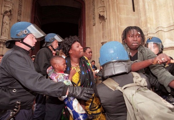 Commémoration « Expulsion de l’église Saint-Bernard » : 20 ans déjà.