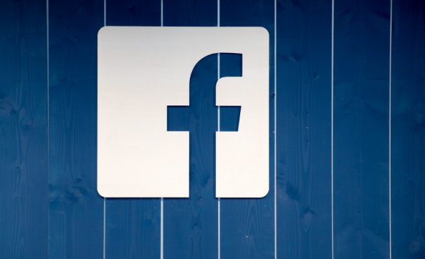 Un muezzin suspendu pour avoir fait allusion à Facebook dans un appel à la prière