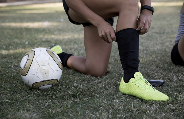 (video) En banlieue, les filles chaussent les crampons