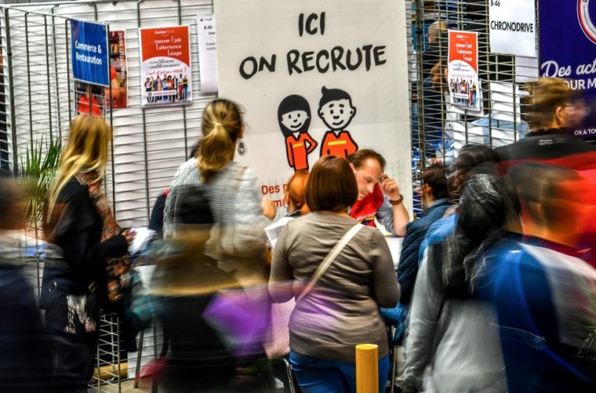  Plus d’offres d’emploi mais un chômage encore élevé