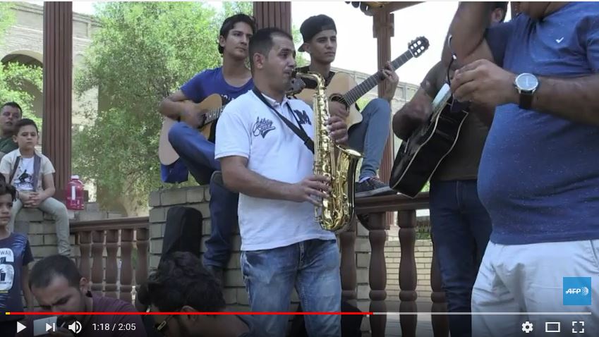  Al-Moutannabi, Mecque des intellectuels et musiciens irakiens