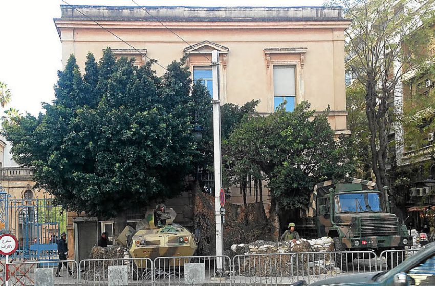  Levée du dispositif de sécurité devant l’ambassade de France