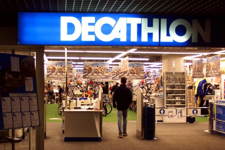 Saint-Denis – « Pour se fondre dans la foule, les policiers viennent s’approvisionner dans notre magasin », Thomas, vendeur à Décathlon