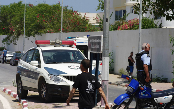  Deux policiers agressés à l’arme blanche devant l’ARP