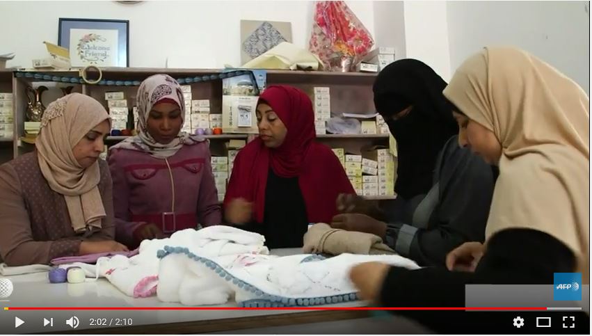  Succès international des broderies de réfugiées palestiniennes