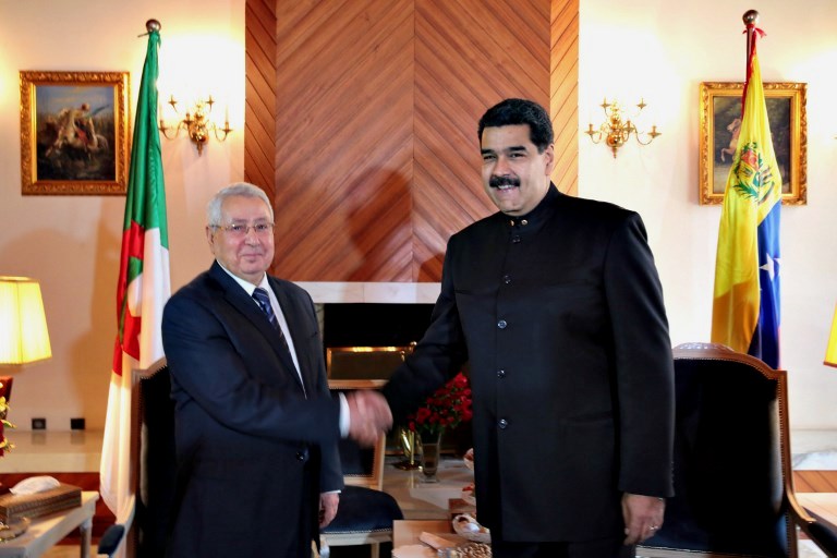 Le président vénézuélien à Alger pour discuter pétrole