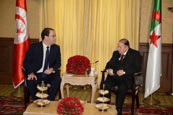 En Algérie, Youssef Chahed fait son baptême du feu diplomatique