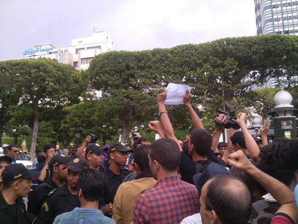  Marche nationale contre la loi de réconciliation : l’opposition en ordre dispersé