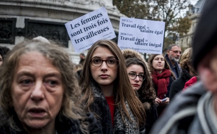  16h47, l’heure où les femmes se mettent à travailler gratos