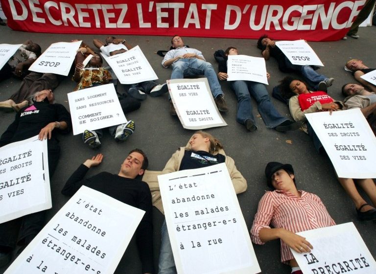 Droit au séjour : les malades étrangers moins protégés