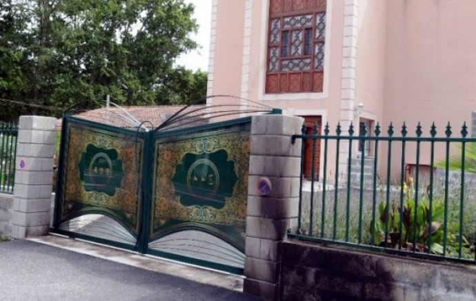 Après le cocktail Molotov, la mosquée de Mérignac ciblée par des tags racistes