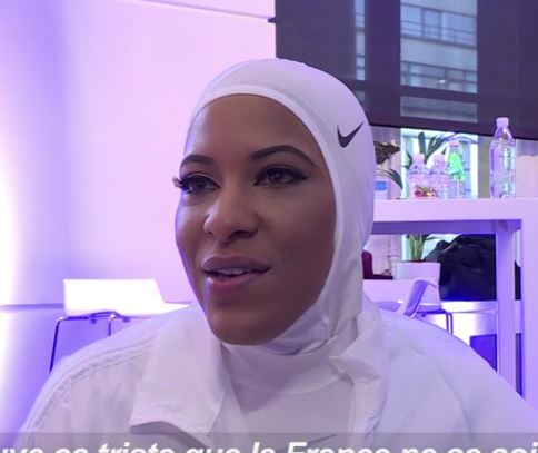 Hijab de sport: une athlète américaine critique la France, AFP