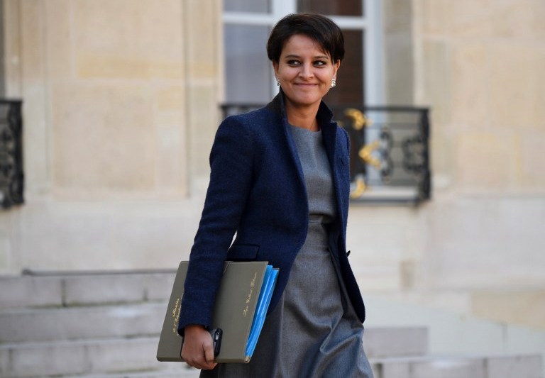 Éducation : pour les enfants étrangers : Vallaud Belkacem condamne les propos de Le Pen