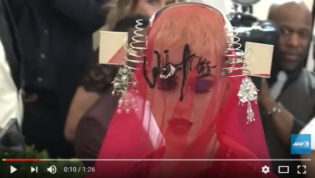  Les célébrités se retrouvent pour la gala annuel du Met