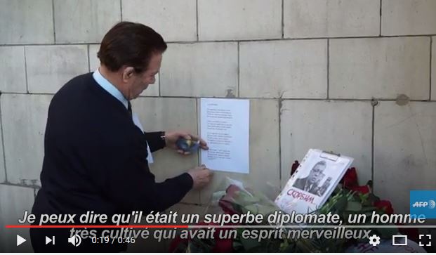  Des Russes rendent hommage à leur ambassadeur tué en Turquie