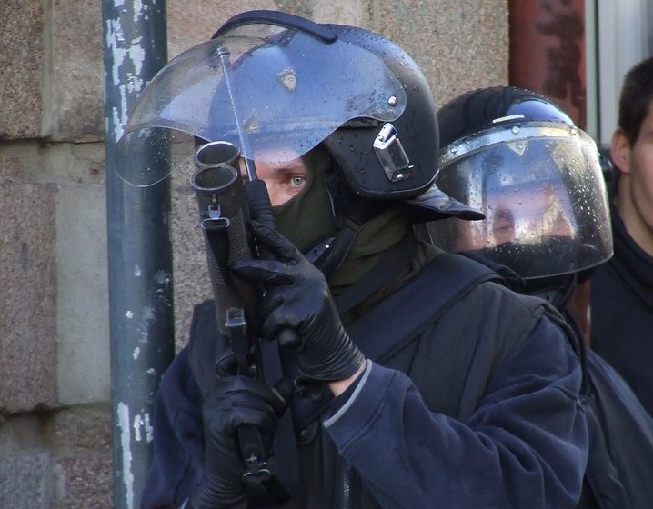 Des caméras pour les policiers utilisant des flash-balls