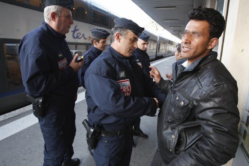 Découverte d’un lieu d’enferment secret de migrants à Menton : des associations saisissent la justice en référé