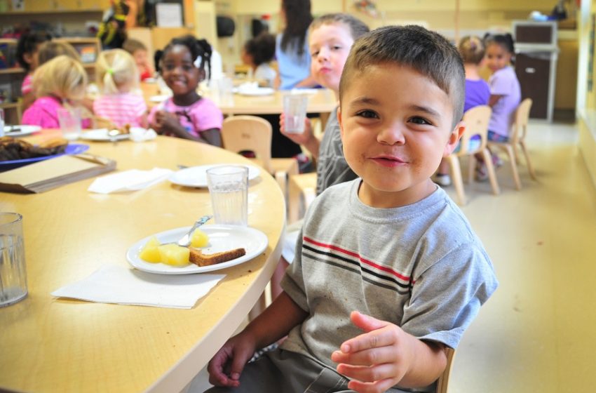 Une mairie FN supprime les menus sans porc des cantines scolaires