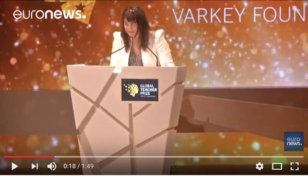  L&rsquo;enseignante d&rsquo;une école inuit de l&rsquo;Arctique sacrée meilleure professeur du monde