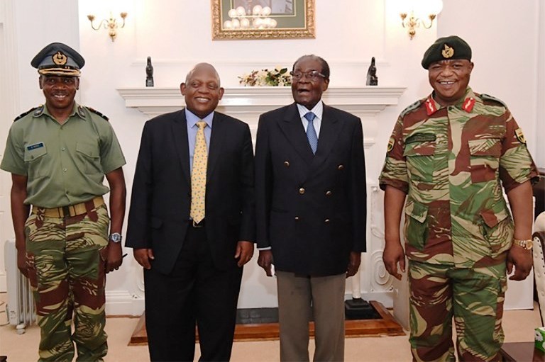 Alger soutient Mugabé