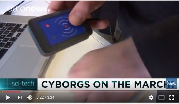  La puce électronique sous la peau fait son chemin