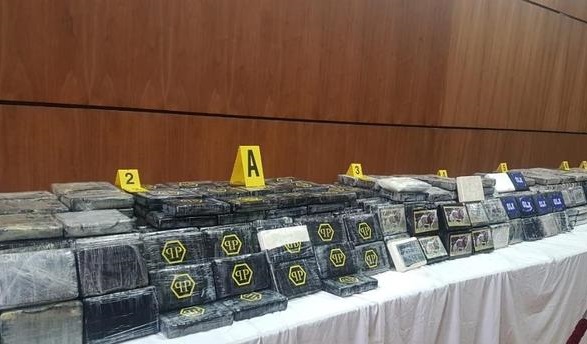 Deux Espagnols et trois Colombiens arrêtés dans une opération antidrogue