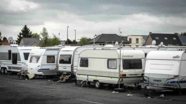 Un mur anti-gens du voyage à la frontière franco-belge