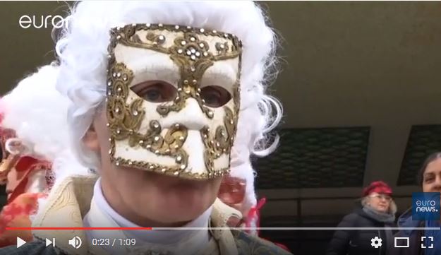 Un ballet poétique et aquatique ouvre le Carnaval de Venise