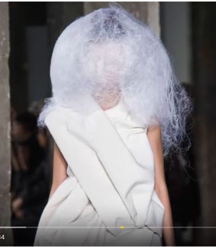  Les pires tenues de défilés de mode