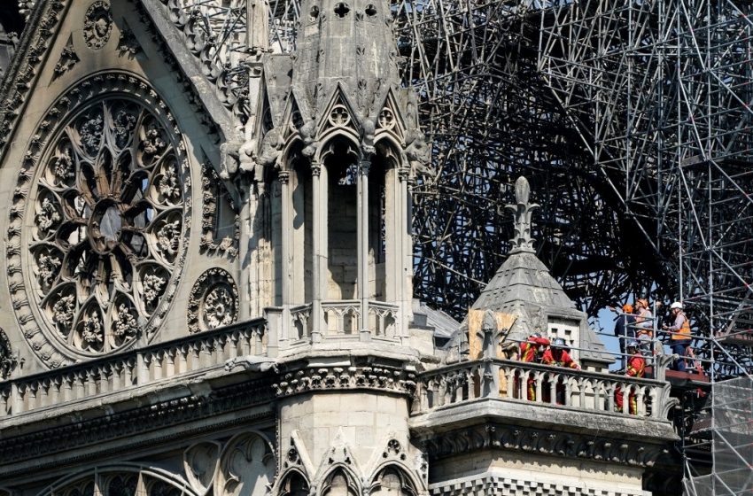  Une contribution financière pour la reconstruction de la cathédrale Notre-Dame de Paris