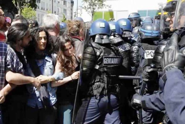 Elus, syndicalistes et militants se mobilisent pour les réfugiés de Pajol