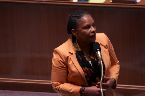  Taubira critique la déchéance de nationalité dans un livre surprise