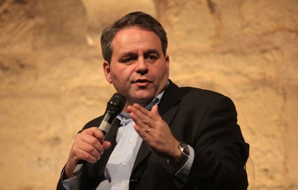 Face au FN Xavier Bertrand enfourche son cheval de bataille anti-immigration
