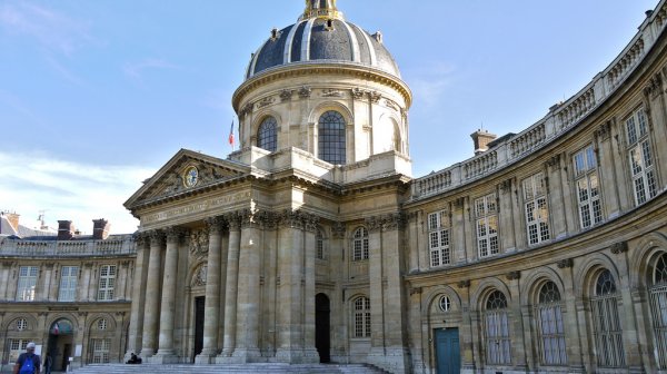  Deux écrivains maghrébins couronnés par l’Académie française