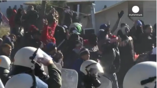  Un migrant meurt électrocuté à la frontière gréco-macédonienne