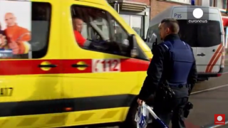 Attentat de Paris : les policiers accueillis à l’arme lourde à Bruxelles