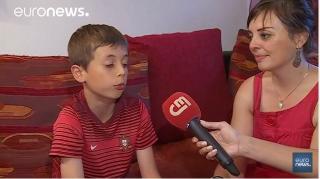  Euro 2016 : l&rsquo;enfant qui avait consolé un supporter français retrouvé par les médias
