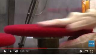  France : Laulhère, dernier fabricant historique de bérets français