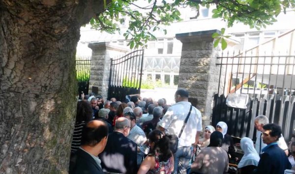 « Même pour aller retirer mon passeport biométrique, c’est l’Enfer », Rachid, ressortissant algérien